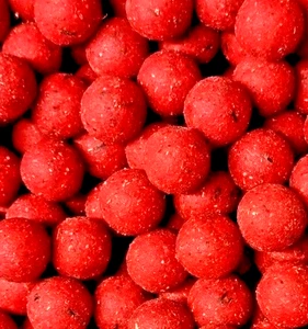 Strawberry Fishing boilies 700g Shelf life Fishing Bait Carp Fishing Bait 15mm - Picture 1 of 2