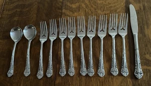 12 EKCO ETERNA LADY ASTOR STAINLESS Utensils. Please See Pictures - Picture 1 of 5