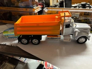 1/32 NEW RAY  NEW ORANGE &WHITE KENWORTH W 900 DUMP TRUCK, NO PACKAGING # B 562 - Picture 1 of 4