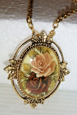 Vtg 1977 SARAH COVENTRY Rose Marie Floral Cameo Pendant Goldtone 22" Necklace
