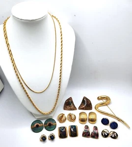 Lot of vintage 1980s jewelry Swirled enamel & goldtone earrings, chains, pin + - Picture 1 of 13