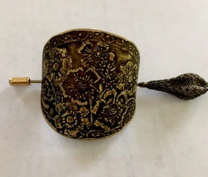 Elegant Luxurious Antique Brass Cuff Style Scarf Holder Brass Spear Holder PICS! - Picture 1 of 6