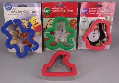 Cuatro cortadores de galletas Wilton Comfort Grip 3 en tarjetas un sombrero de Santa sin tarjeta Foto 1 de 4