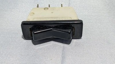 Interruptor de espejos retrovisores Rolls Royce Silver Shadow II UD17188 Foto 1 de 3