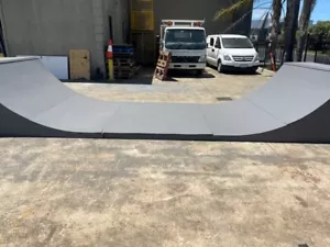 Half Pipe Skate Ramp - Picture 1 of 4