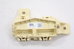 Hyundai Kona 2018-2023 cabina relé de fusibles caja bloque de conexiones OEM - Imagen 1 de 15