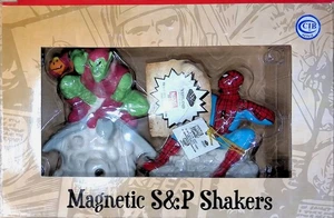 Spiderman Vs Green Goblin Magnetic Salt and Pepper Shaker - Picture 1 of 4