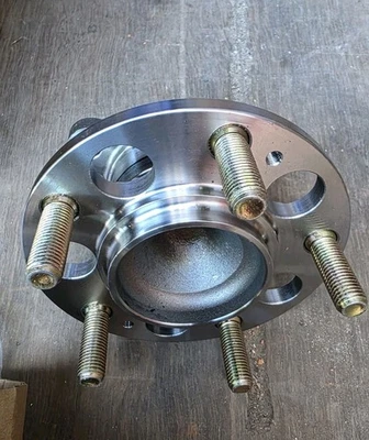 New Wheel Bearing Hub Assembly TRQ BHA54392 For 2011-16 Hyundai Elantra + MORE - Изображение 1 из 4