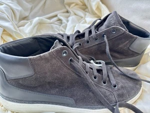 Scarpe sneakers stivali PRADA grigio nero scamosciato e pelle stringate basse alte 12 - Foto 1 di 7