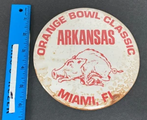 ¡PIN/BOTÓN NARANJA CLÁSICO ARKANSAS VS OKLAHOMA 1987! (NM) - Imagen 1 de 2