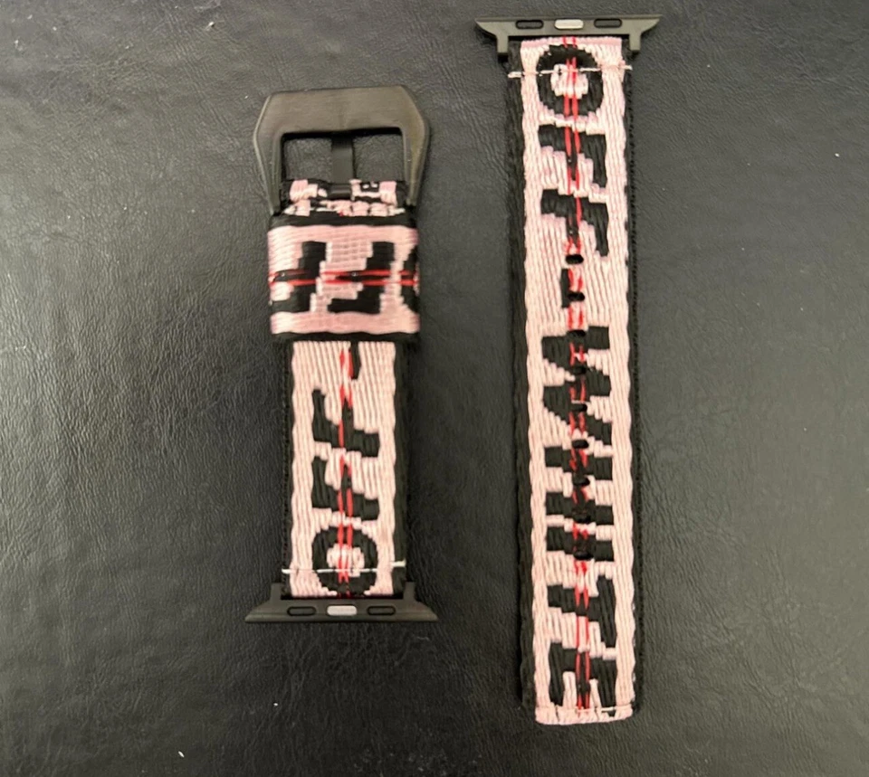 Off-White.  Correa de reloj de lujo Apple - ROSA. Compatible 42/44/45/49 mm. ✅ Foto 1 de 1