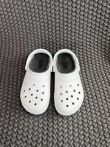 Crocs Classic White Fuzz-Lined Clogs Slip On Shoes Women Size 8 - Picture 1 of 12