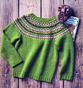 ~ Pull-Out Knitting Pattern For Child's Fair Isle Jumper & Lady's Cabled Hat ~ - Imagen 1 de 3