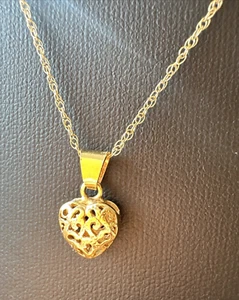 46cm Hallmarked 375 Vintage Solid 9ct Gold Heart Shaped Pendant & Chain Necklace - Picture 1 of 15