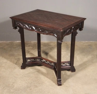 Антикварный стол французского готического возрождения из массива каштана с резьбой - Изображение 1 из 4