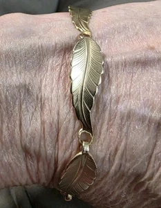 HIGH END VINTAGE AMAZINGLY GORGEOUS GOLD TONE LEAF 7" BRACELET - Picture 1 of 10