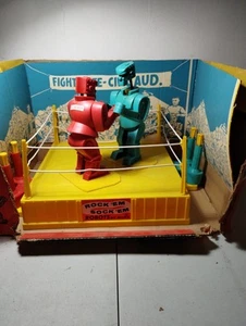 Vintage 1964 Marx Rockem Sockem Robots w/ RARE BACKDROP & NAMED FIGHTERS BOXED - Picture 1 of 15