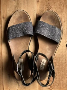 Clark’s Sandals Leather Ankle Strap…So Soft…UK Size 7..Black & White X - Picture 1 of 6