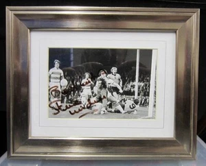 Steve Kindon Wolverhampton Wanderers Winger Signed Framed Photo Football - Picture 1 of 3