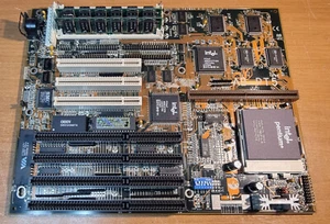 Abit AB-PH5 Socket 7+ Intel Pentium 75MHz + 32MB - Picture 1 of 11