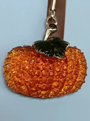 Hermosos pendientes colgantes de calabaza de resina y esmalte para diversión otoñal Foto 1 de 4