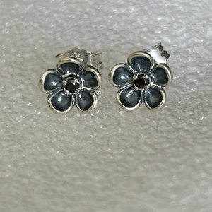 Genuine Pandora 🌟 Oxidised Flower Stud Earrings Black Spinel 🌟 S925 ALE - Picture 1 of 6