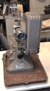 KEYSTONE MODEL K-161 BELMONT MOVIE PROJECTOR 16MM VINTAGE NEEDS MOTOR REPAIR - Picture 1 of 5