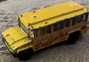 Autobús escolar Matchbox Burton Hill Elementary Buffalos 2000 amarillo rojo - Imagen 1 de 6