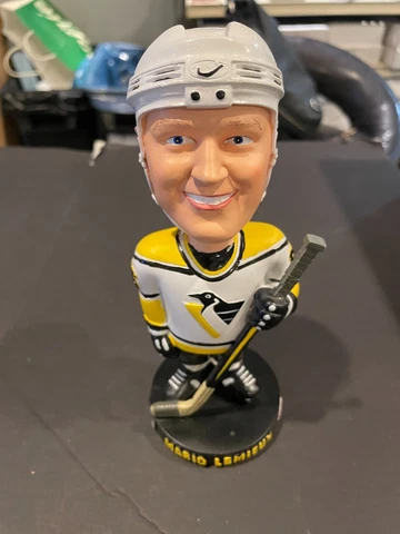NHL MARIO LEMIEUX HOCKEY PITTSBURGH PENGUINS BOBBLE HEAD DOLL   #87 CENTER NIB Cover