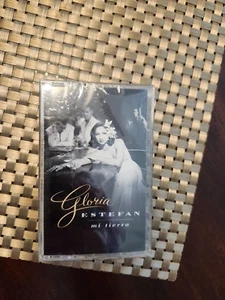 Gloria Estefan. mi tierra. Sony Music 1993. Cassette. Sealed New. Spanish. - Foto 1 di 4