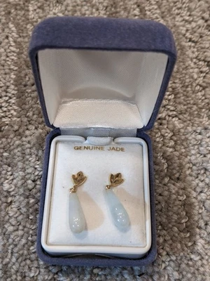 GENUINE JADE JADEITE TEAR DROP EARRINGS 10KT GORGEOUS - Image 1 of 2