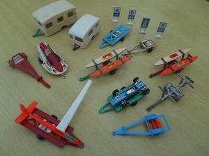 Lot de remorques MAJORETTE années 70 jouets anciens Caravanes, canoës, F1 .... - Foto 1 di 8