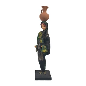 Figura de Pisanty artesanal de colección tela arcilla mujer en el pozo Jerusalén Israel 10" - Imagen 1 de 9