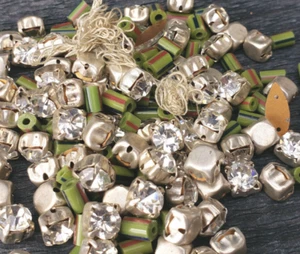 80+ Vintage 6,5 mm 30SS Kristalle zum Aufnähen in silberfarbenen Fassungen 4-Loch - Bild 1 von 3