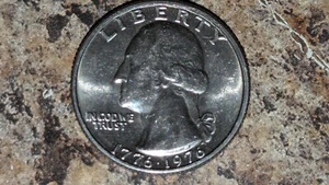 Bicentennial Quarter 1776 To 1976 No Mint Mark Error Coin CLEAN - Picture 1 of 3