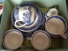 Set of 5 vintage blue willow pattern trio's with milk jug/creamer