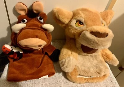 Títeres de mano vintage del Rey León: Simba y Pumba. Foto 1 de 2