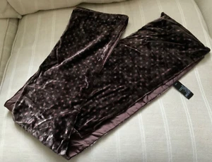 Marks and Spencer brauner Samtschal mit kleinen Blumendetails - Bild 1 von 2