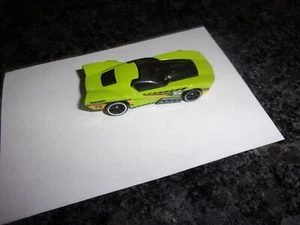 Hot Wheels 2011 T9719 Green Die-cast Toy Car 1:64 - Bild 1 von 4