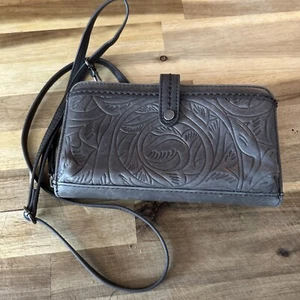 THE SAK Iris Large Smartphone Crossbody 7.75" x 0.8" x 4.5" Women Bag - Picture 1 of 5