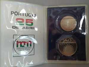 Cartera Revolución Portugal 1974 - 2 Monedas Plata - 100 y 250 Escudos - Imagen 1 de 6