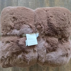New Pottery Barn Mink Faux Fur Throw 50" x 60" Rum Raisin NWT - Picture 1 of 3