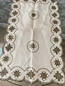 VINTAGE IVORY LINEN TABLE MAT/RUNNER~ITALIAN HAND EMBROIDERY 21" x 12 1/2" - Picture 1 of 2