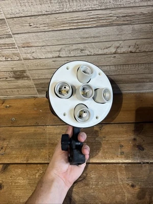 Softbox Tricolour Light 5 Bulb Studio Light Fitting Powers On Untested! - Image 1 of 4