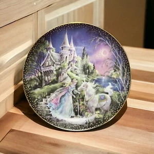 Bradford Exchange Moonlit Manor Deko Einhorn Teller Kingdom of Enchantment - Bild 1 von 3