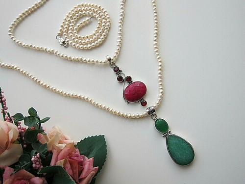 OFF WHITE Collana di perle Akoya bianche 4 5 mm o con ciondolo smeraldo rubino rosso.