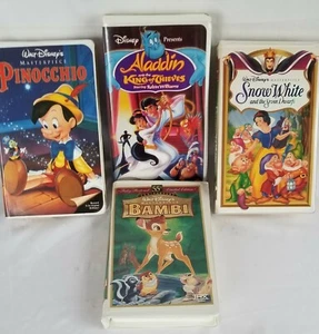 Lot of 4 Disney VHS Bambi, Aladdin, Pinocchio, Snow White - Bild 1 von 2