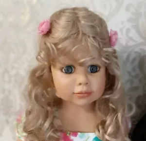 Künstlerpuppe " Tiffany " Monika Peter-Leicht., Vollvinyl mit Kniegelenke - Bild 1 von 15