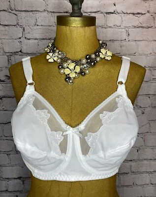 Sujetador de flores BALI 34D blanco sin forro con aros 0180 correas no elásticas de colección Foto 1 de 4