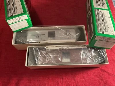 BOWSER HO-SCALE 40’ GREAT NORTHERN METAL BOXCAR KITS #445-004234 & 35 BRAND NEW! - Image 1 of 3